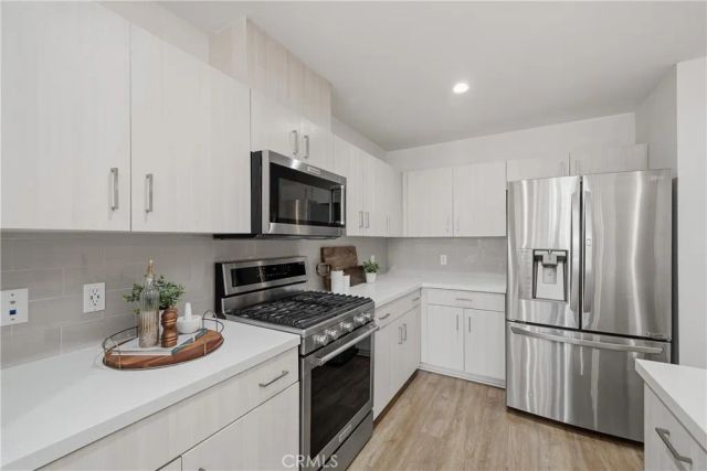 4140 Glencoe Avenue 202, Los Angeles, CA 90292