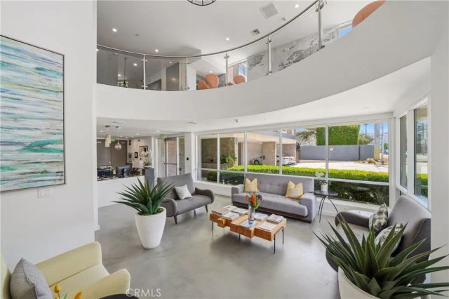 4140 Glencoe Avenue 202, Los Angeles, CA 90292