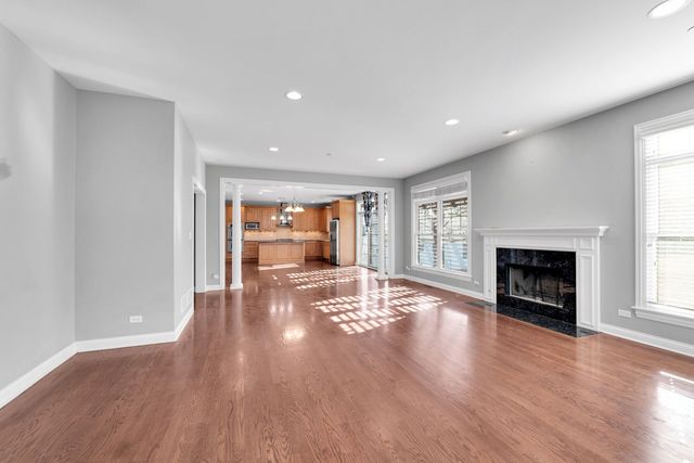 141 Walnut Street, Libertyville, IL 60048