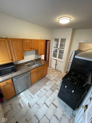 537 E 11th Street 1, Indianapolis, IN 46202