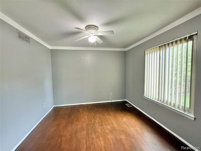 27334 Perry Street, Roseville, MI 48066