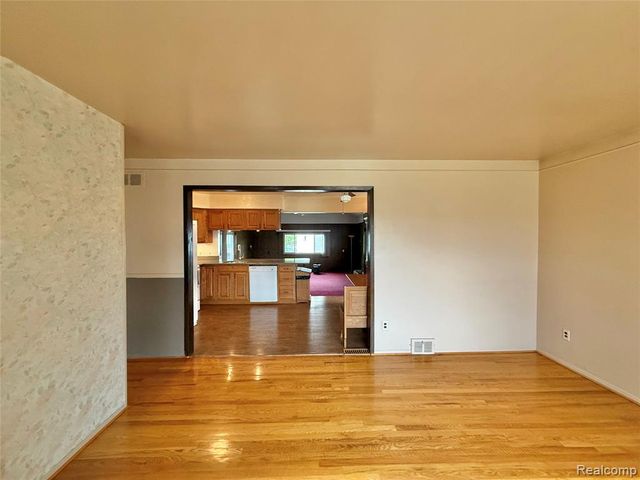 27334 Perry Street, Roseville, MI 48066