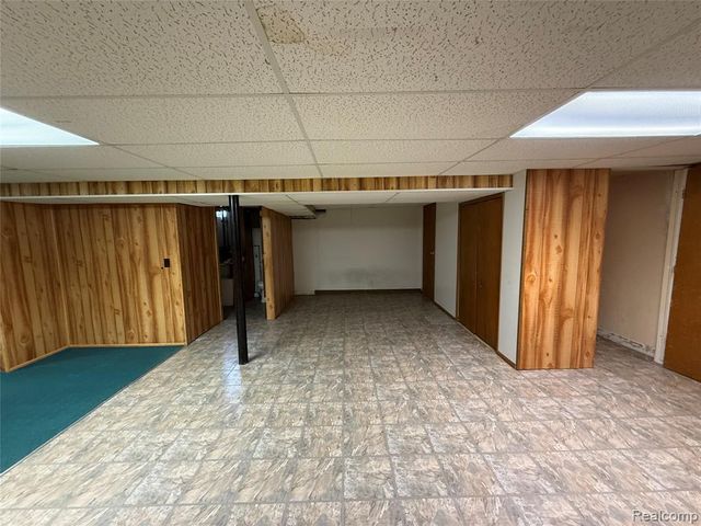 27334 Perry Street, Roseville, MI 48066