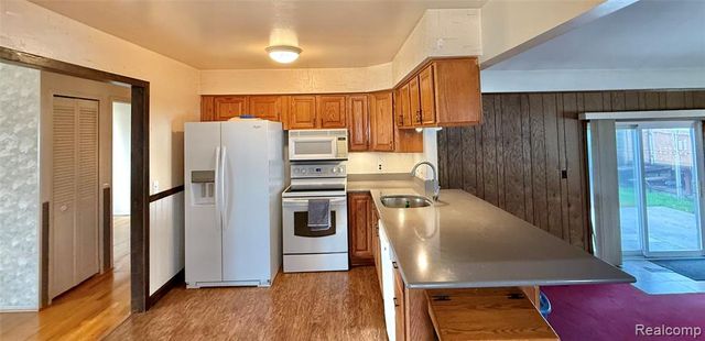 27334 Perry Street, Roseville, MI 48066