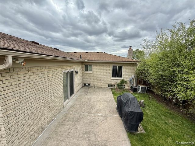 27334 Perry Street, Roseville, MI 48066