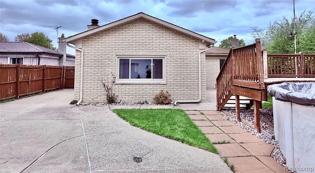 27334 Perry Street, Roseville, MI 48066