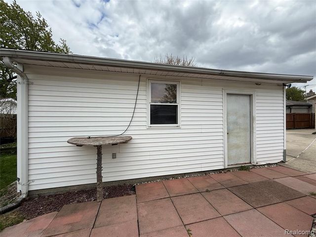 27334 Perry Street, Roseville, MI 48066