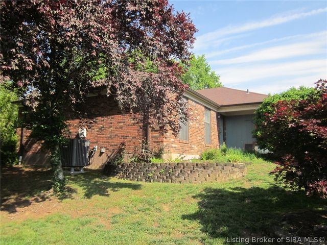 1124 Carriage Lane, New Albany, IN 47150