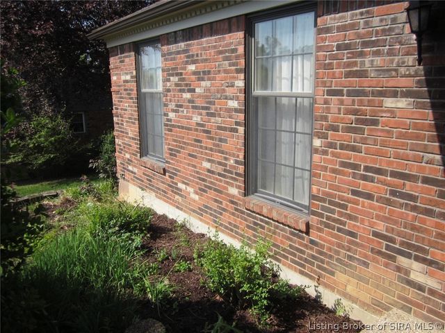 1124 Carriage Lane, New Albany, IN 47150