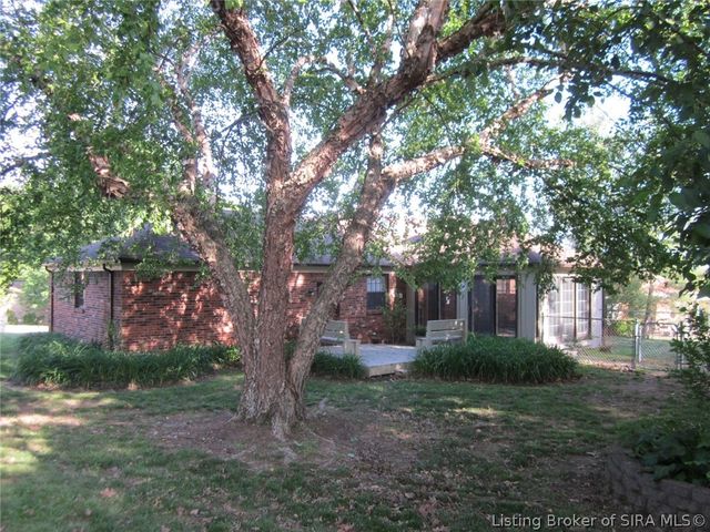 1124 Carriage Lane, New Albany, IN 47150