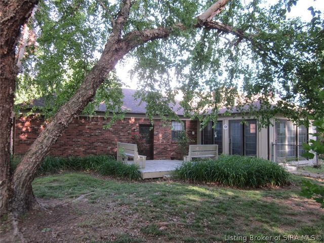 1124 Carriage Lane, New Albany, IN 47150