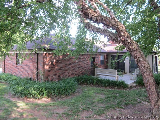 1124 Carriage Lane, New Albany, IN 47150
