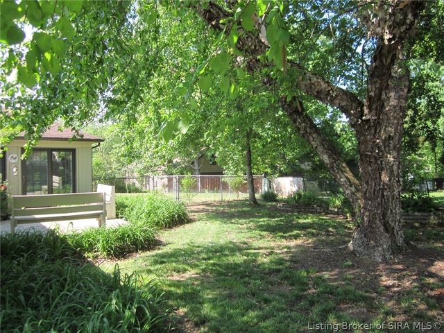 1124 Carriage Lane, New Albany, IN 47150