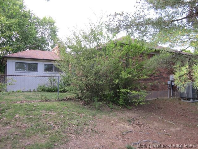 1124 Carriage Lane, New Albany, IN 47150