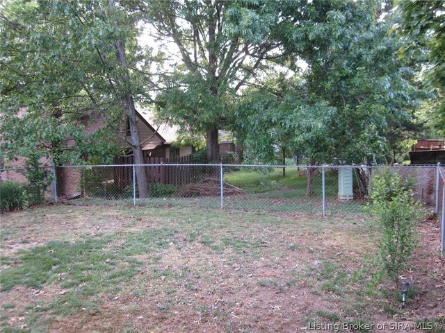 1124 Carriage Lane, New Albany, IN 47150