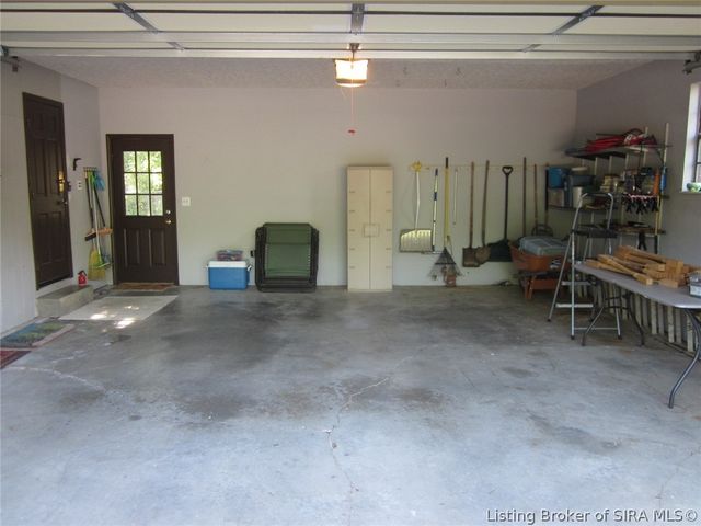 1124 Carriage Lane, New Albany, IN 47150