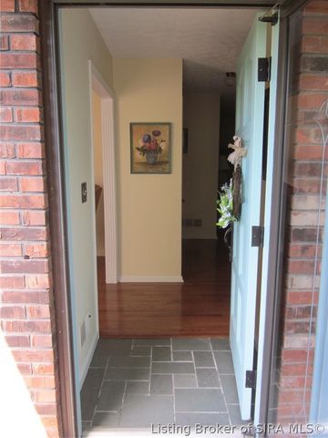 1124 Carriage Lane, New Albany, IN 47150