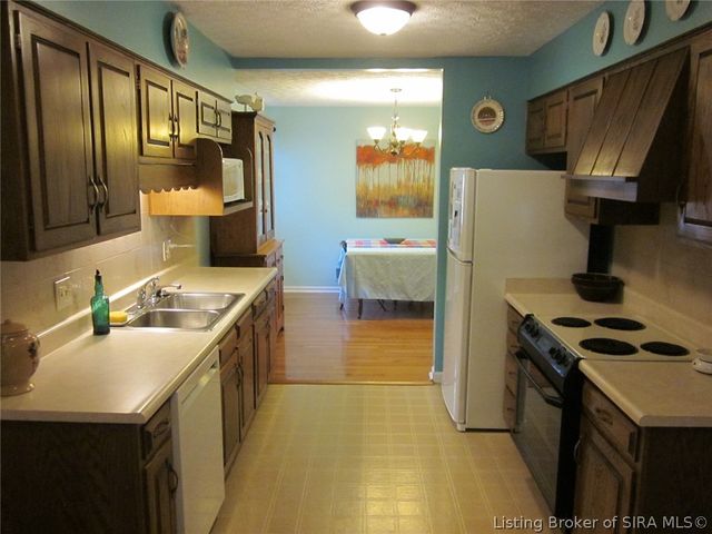 1124 Carriage Lane, New Albany, IN 47150