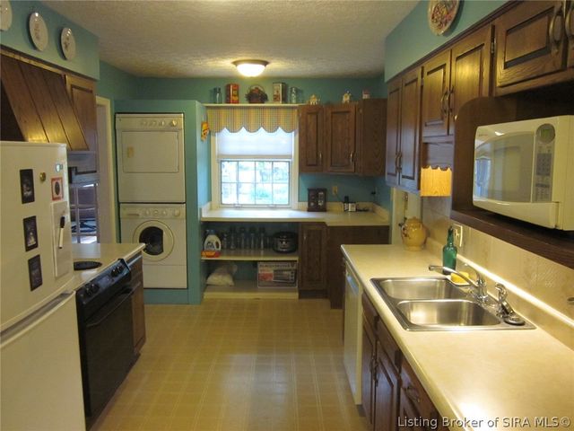 1124 Carriage Lane, New Albany, IN 47150