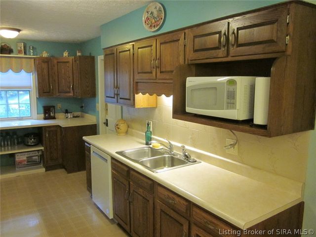 1124 Carriage Lane, New Albany, IN 47150