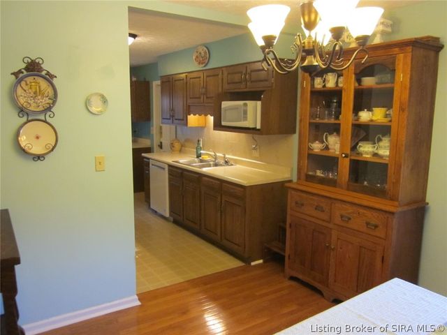 1124 Carriage Lane, New Albany, IN 47150