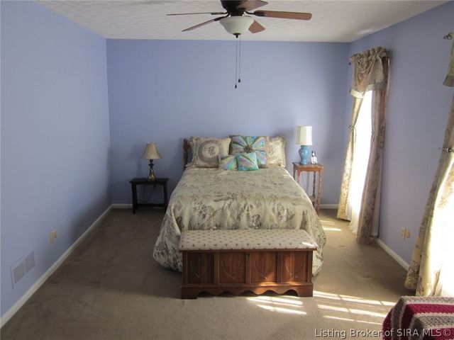 1124 Carriage Lane, New Albany, IN 47150