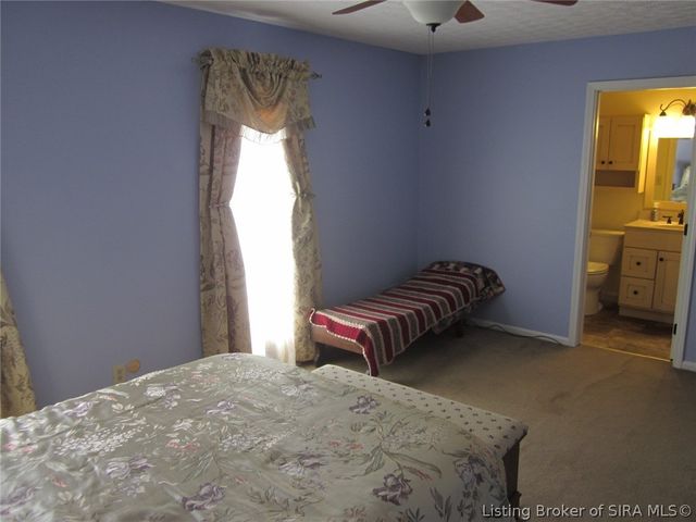 1124 Carriage Lane, New Albany, IN 47150