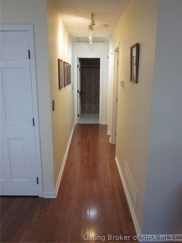 1124 Carriage Lane, New Albany, IN 47150