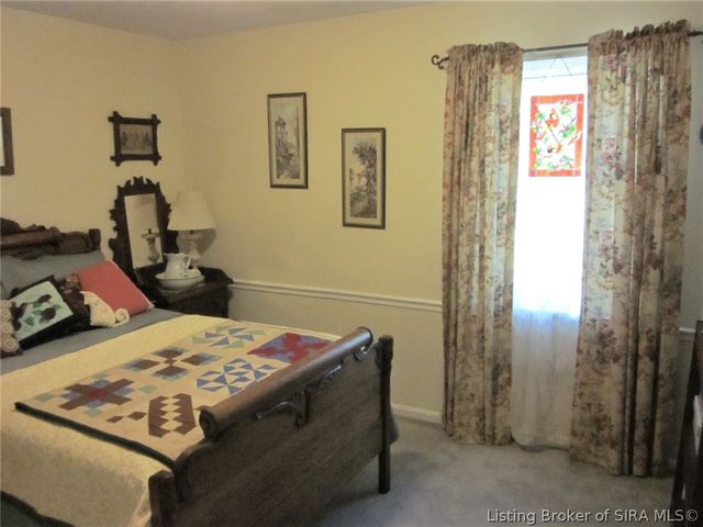 1124 Carriage Lane, New Albany, IN 47150