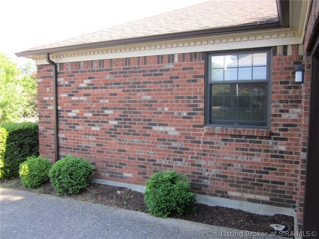 1124 Carriage Lane, New Albany, IN 47150
