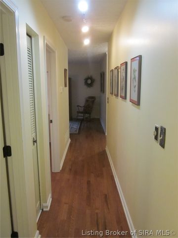 1124 Carriage Lane, New Albany, IN 47150