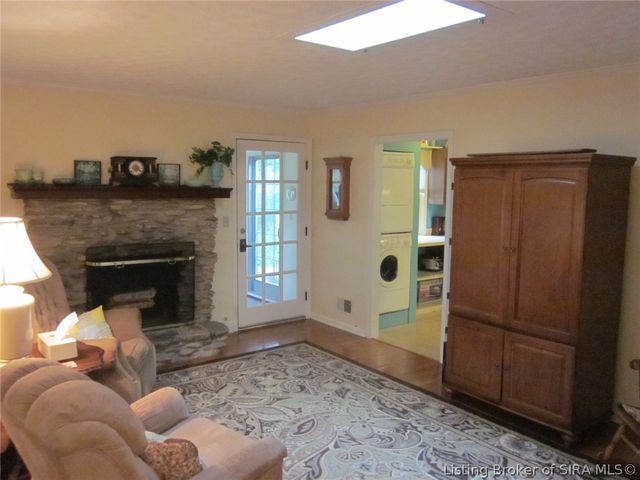 1124 Carriage Lane, New Albany, IN 47150