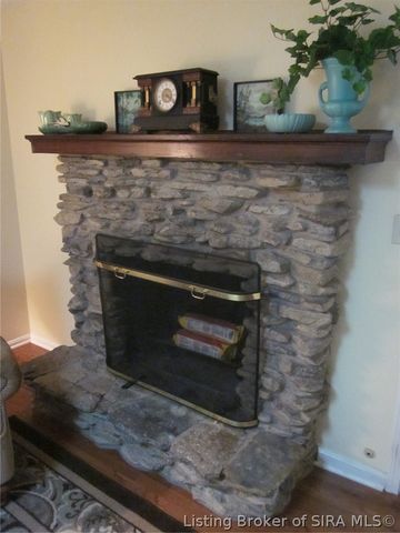 1124 Carriage Lane, New Albany, IN 47150