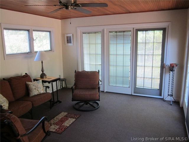 1124 Carriage Lane, New Albany, IN 47150