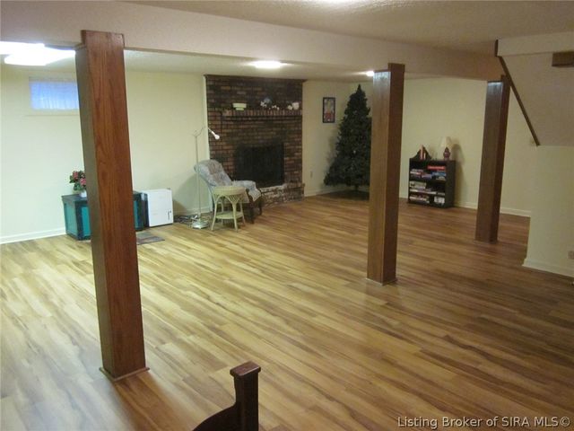 1124 Carriage Lane, New Albany, IN 47150