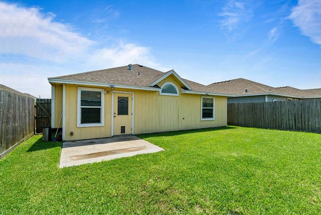 7418 Oshman Dr, Corpus Christi, TX 78414