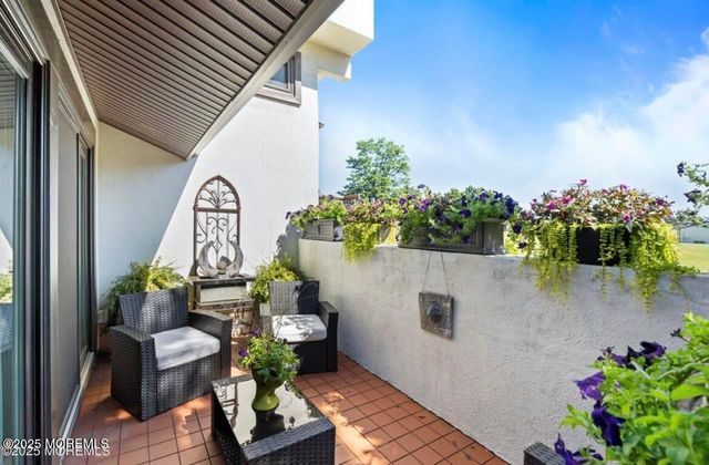 85 Tower Hill Drive 608, Red Bank, NJ 07701