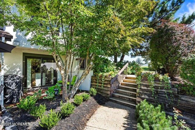 85 Tower Hill Drive 608, Red Bank, NJ 07701