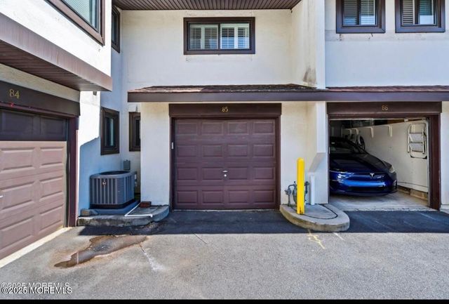 85 Tower Hill Drive 608, Red Bank, NJ 07701