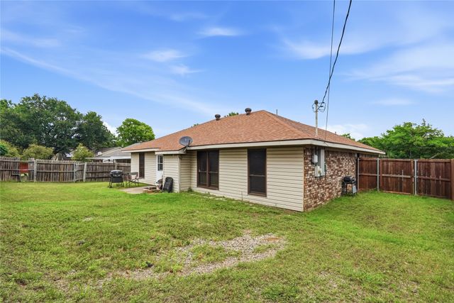 6228 Fernwood Drive, Arlington, TX 76001