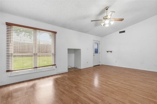 6228 Fernwood Drive, Arlington, TX 76001