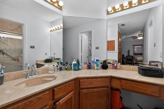 6228 Fernwood Drive, Arlington, TX 76001
