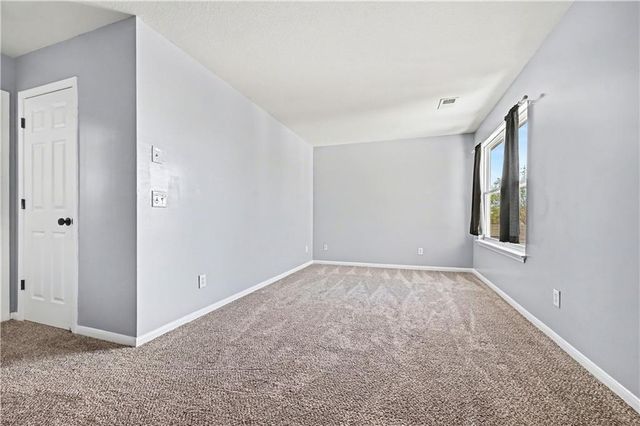 8156 N Oakley unit 17-D Avenue, Kansas City, MO 64119