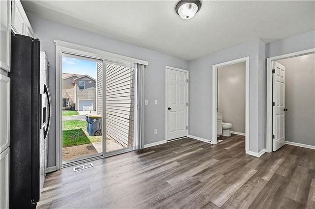 8156 N Oakley unit 17-D Avenue, Kansas City, MO 64119