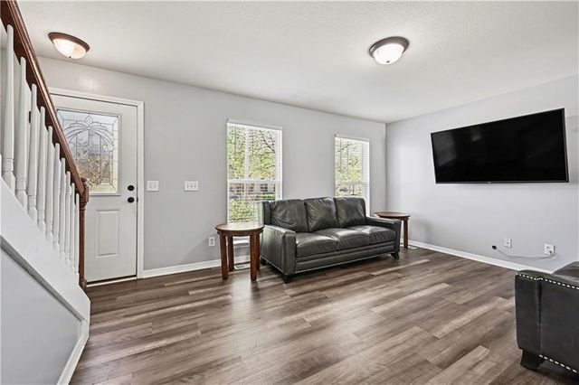 8156 N Oakley unit 17-D Avenue, Kansas City, MO 64119