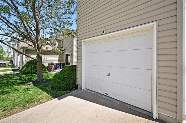 8156 N Oakley unit 17-D Avenue, Kansas City, MO 64119
