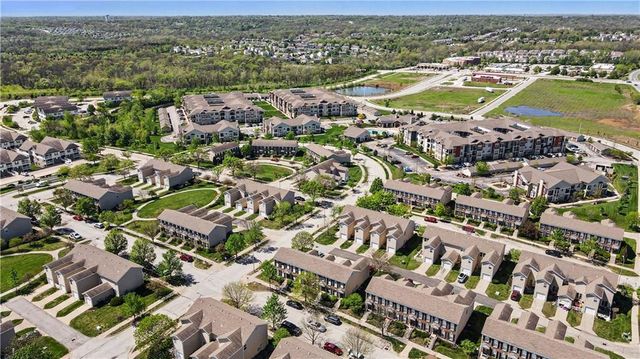 8156 N Oakley unit 17-D Avenue, Kansas City, MO 64119