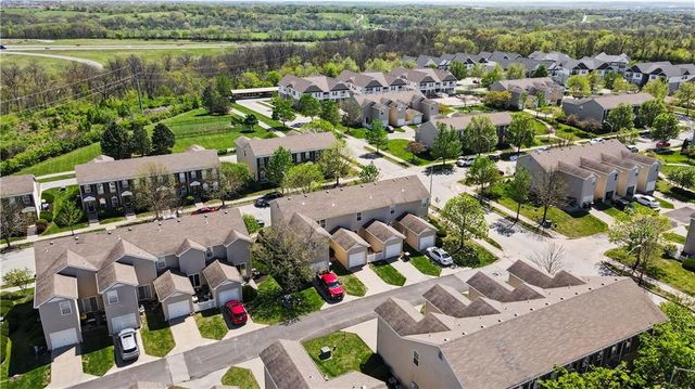 8156 N Oakley unit 17-D Avenue, Kansas City, MO 64119