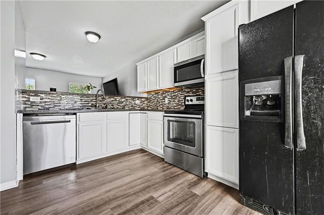 8156 N Oakley unit 17-D Avenue, Kansas City, MO 64119