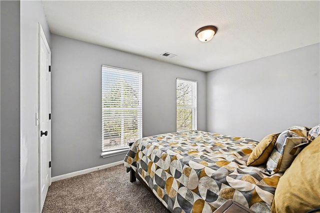 8156 N Oakley unit 17-D Avenue, Kansas City, MO 64119